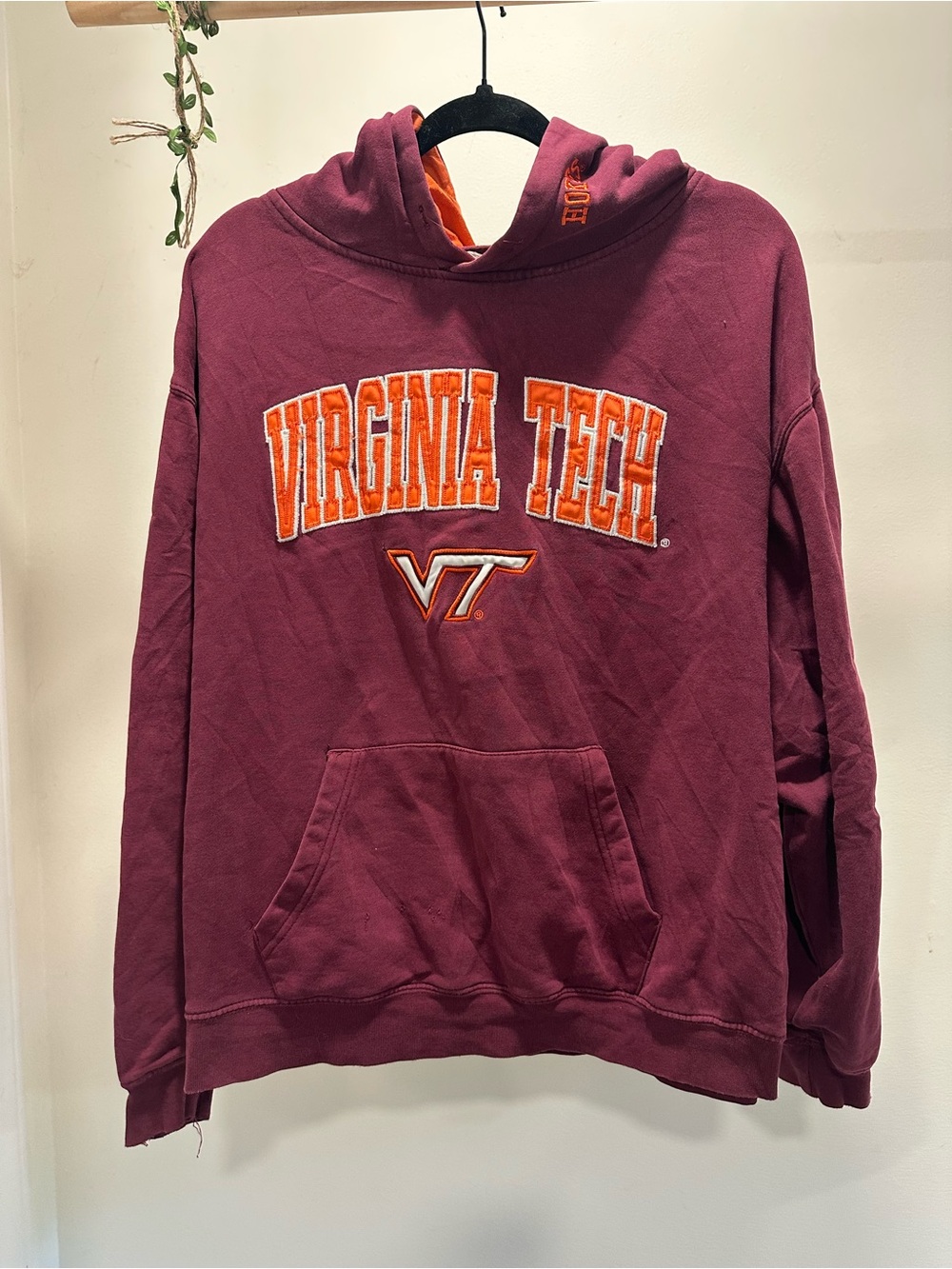 Men’s / Unisex XL | Virginia Tech Hokies Embroidered Colosseum Hoodie